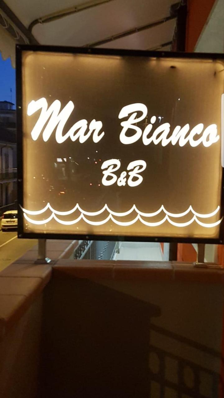 מרינה די קררה Marbianco B&B מראה חיצוני תמונה
